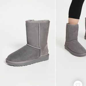 UGG  Women's Classic II Short Boots Gray